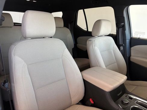 Used 2023 Chevrolet Traverse LS FWD image 37