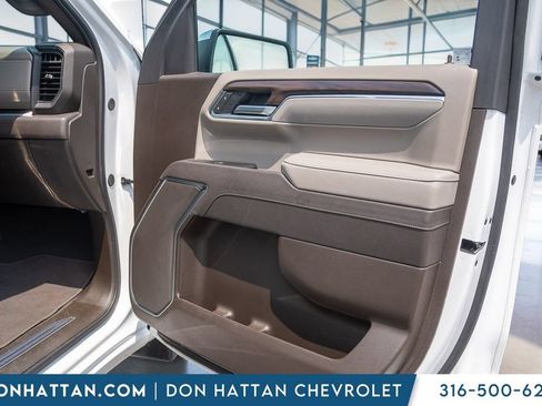 Used 2025 GMC Sierra 1500 SLT AWD/4WD image 24