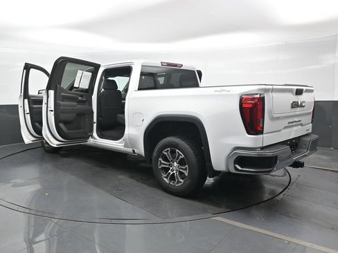 Used 2025 GMC Sierra 1500 SLT AWD/4WD image 47