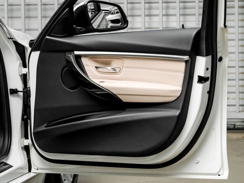 Used 2017 BMW 330i Sedan image 44