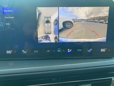 New 2026 Chevrolet Traverse LT w/ Sun and Wheel Package image 11