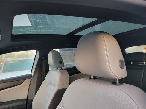 New 2026 Volkswagen Atlas Cross Sport SEL R-Line image 8