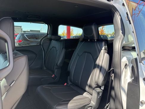 New 2026 Chrysler Voyager LX image 18