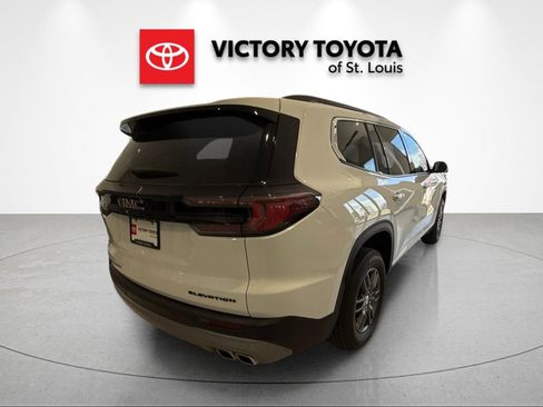 Used 2025 GMC Acadia Elevation AWD/4WD image 3