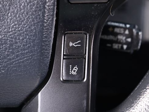 Used 2018 Toyota Tacoma SR image 54