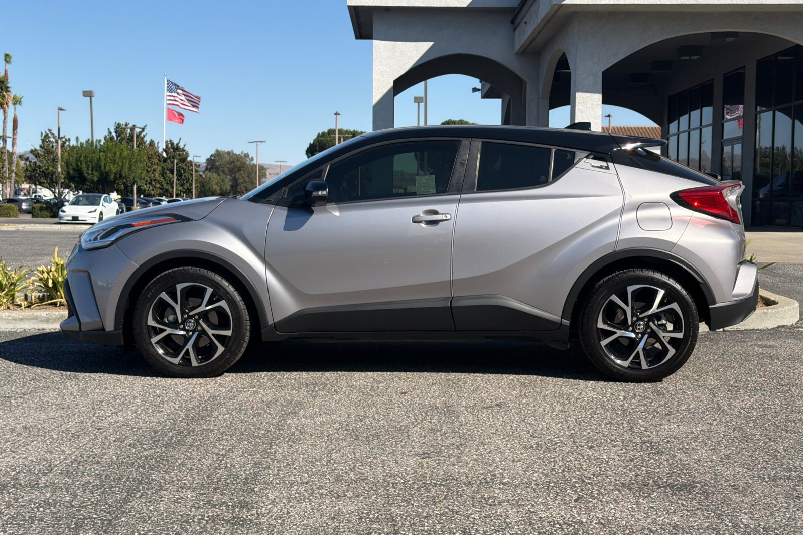 Used 2020 Toyota C-HR XLE FWD image 7