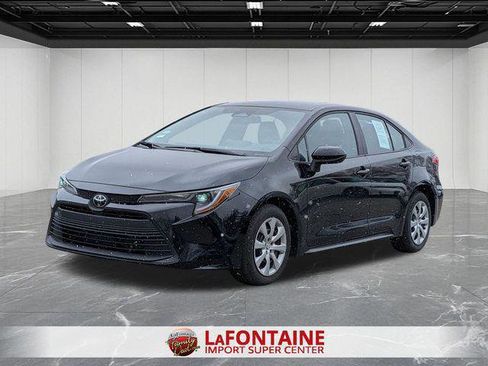 Certified 2025 Toyota Corolla LE image 1