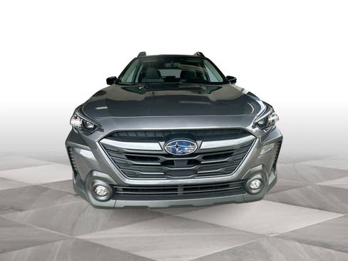 Used 2025 Subaru Outback Premium AWD/4WD image 3