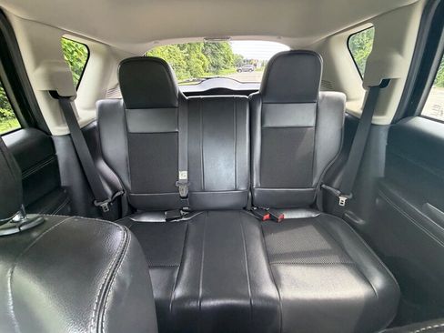Used 2014 Jeep Compass Latitude w/ Sun/Sound Group AWD/4WD image 11