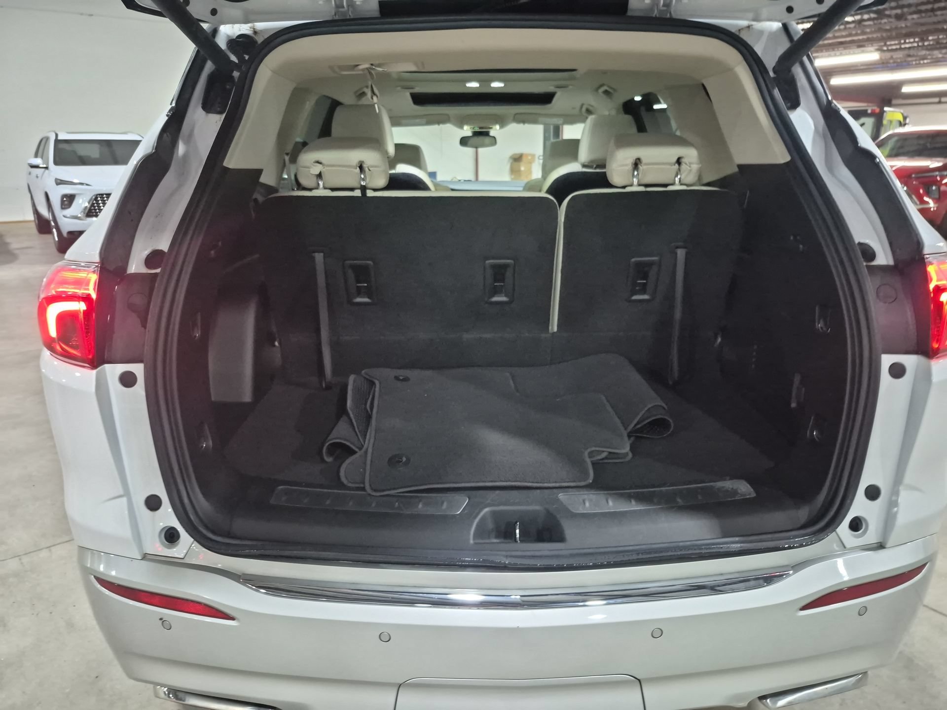 Used 2024 Buick Enclave Essence w/ Experience Buick Package AWD/4WD image 27