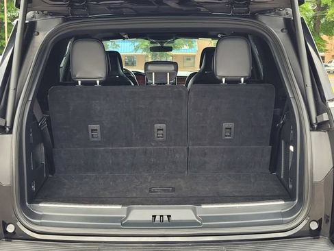 Used 2024 Lincoln Navigator Reserve AWD/4WD image 8