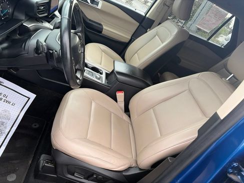 Used 2020 Ford Explorer XLT w/ Equipment Group 202A AWD/4WD image 9