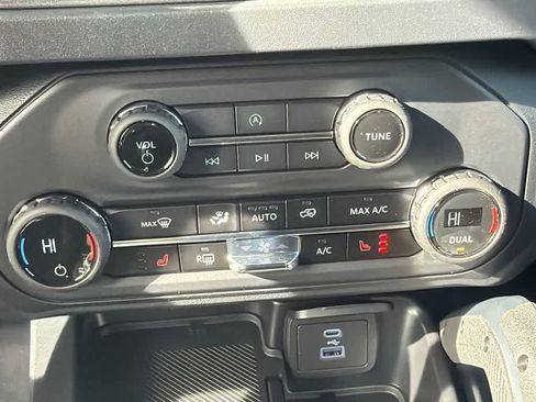 New 2025 Ford Bronco Big Bend w/ Black Diamond Package AWD/4WD image 28