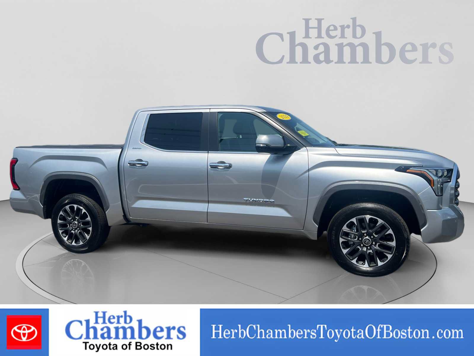 Used 2024 Toyota Tundra Limited AWD/4WD image 11