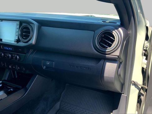 Certified 2023 Toyota Tacoma TRD Off-Road image 18