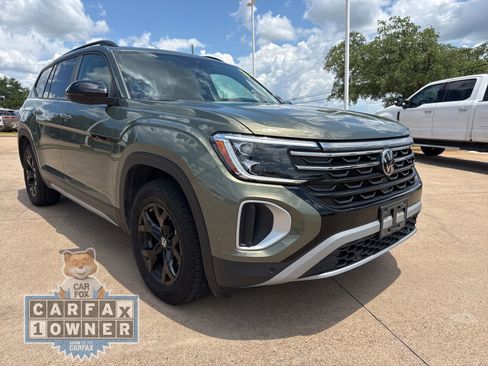 Used 2024 Volkswagen Atlas Peak Edition SE AWD/4WD image 1