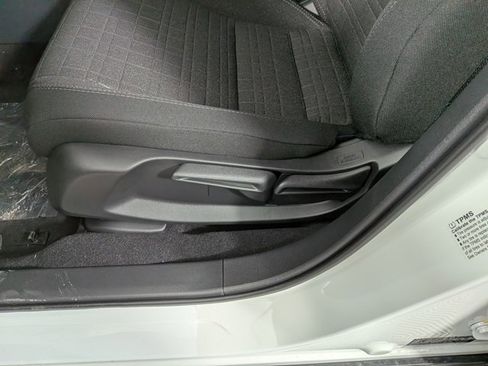 New 2026 Honda HR-V LX image 15