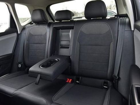 Used 2023 Volkswagen Taos SE image 21