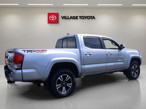 Certified 2016 Toyota Tacoma TRD Sport w/ Premium & Technology Package AWD/4WD image 6