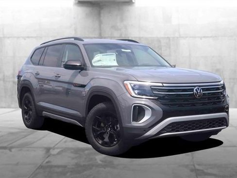 New 2026 Volkswagen Atlas Peak Edition AWD/4WD image 2