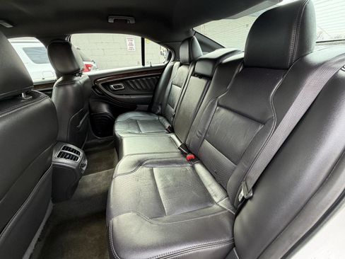 Used 2014 Ford Taurus Limited FWD image 17