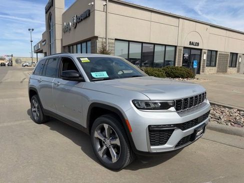 New 2026 Jeep Grand Cherokee Limited image 1