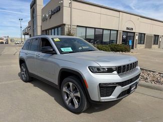 New 2026 Jeep Grand Cherokee Limited video 1