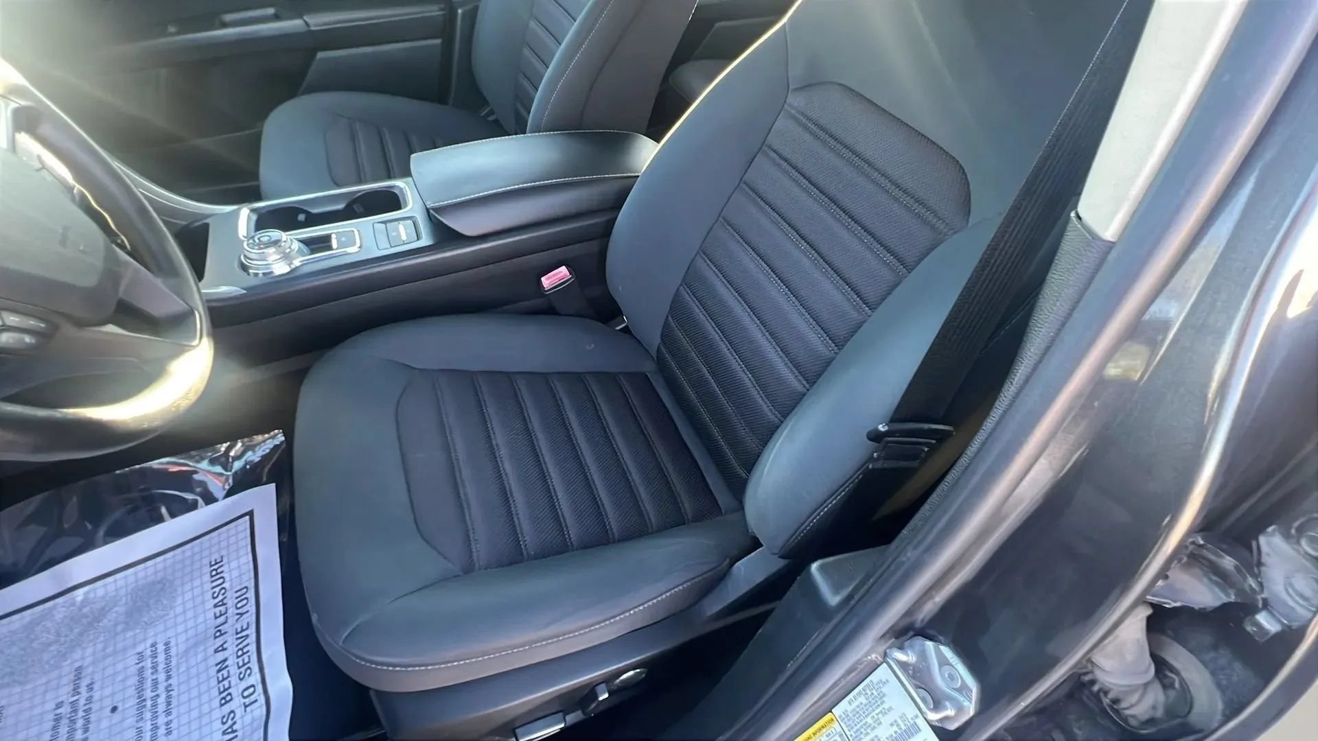 Used 2019 Ford Fusion SE FWD image 15