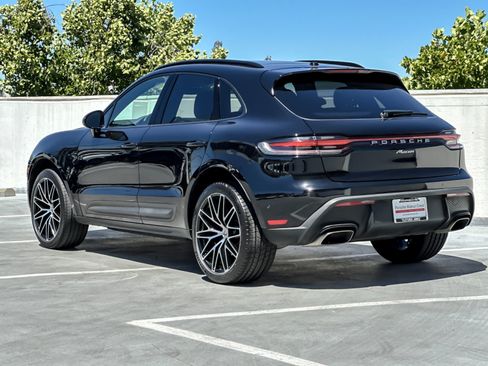 Used 2023 Porsche Macan AWD/4WD image 3