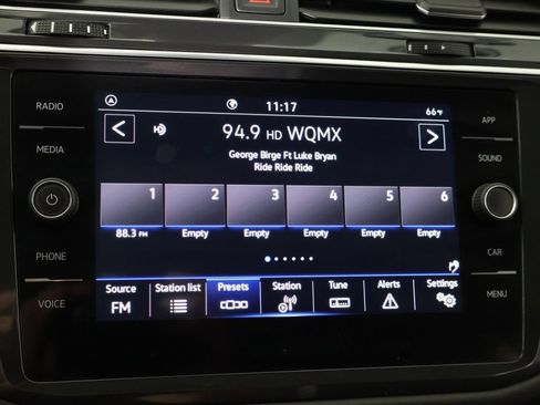 Used 2022 Volkswagen Tiguan SE FWD image 41