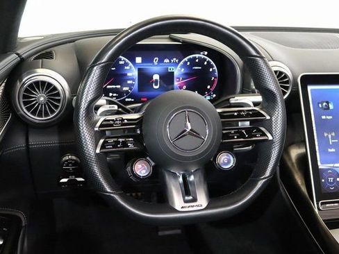 Used 2022 Mercedes-Benz SL 55 AMG 4MATIC w/ Driver Assistance Package image 21