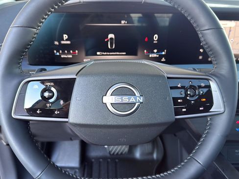 Used 2025 Nissan Murano SL AWD/4WD image 3