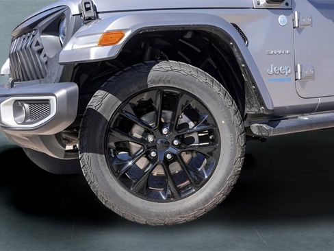 Used 2021 Jeep Wrangler Unlimited Sahara w/ Cold Weather Group image 4