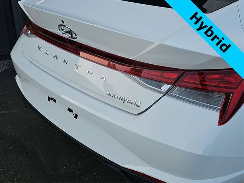 Certified 2023 Hyundai Elantra Blue image 11
