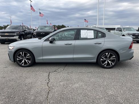 Used 2024 Volvo S60 B5 Core image 8