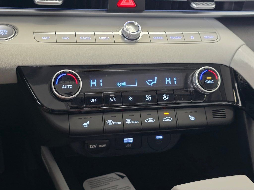 New 2026 Hyundai Elantra Limited FWD image 28