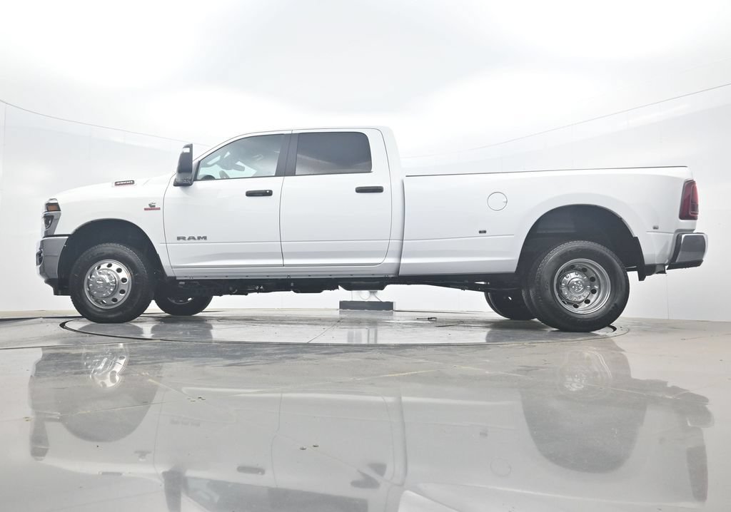 New 2026 RAM 3500 Big Horn AWD/4WD image 41