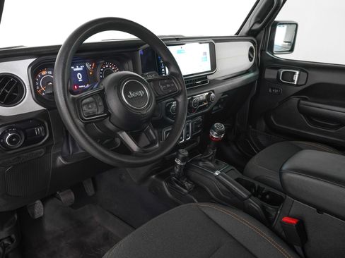 Used 2025 Jeep Wrangler Sport AWD/4WD image 13