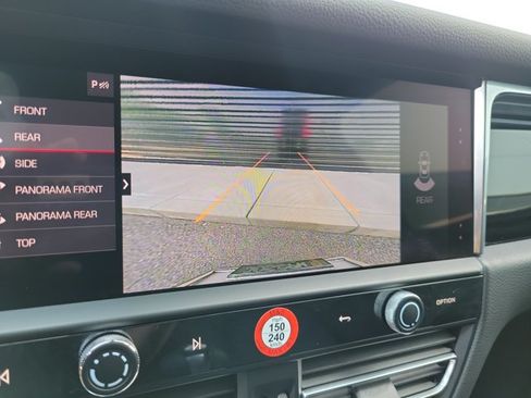Certified 2026 Porsche Macan AWD/4WD image 32