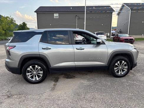 Used 2025 Chevrolet Equinox LT AWD/4WD image 6