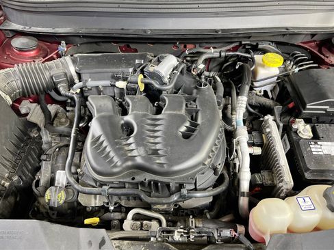 Used 2019 Jeep Cherokee Limited image 30