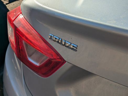 Used 2017 Chevrolet Cruze LS image 7