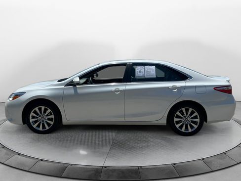 Used 2017 Toyota Camry XLE FWD image 4