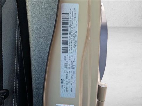 Used 2017 Jeep Wrangler Unlimited Rubicon w/ Connectivity Group image 24