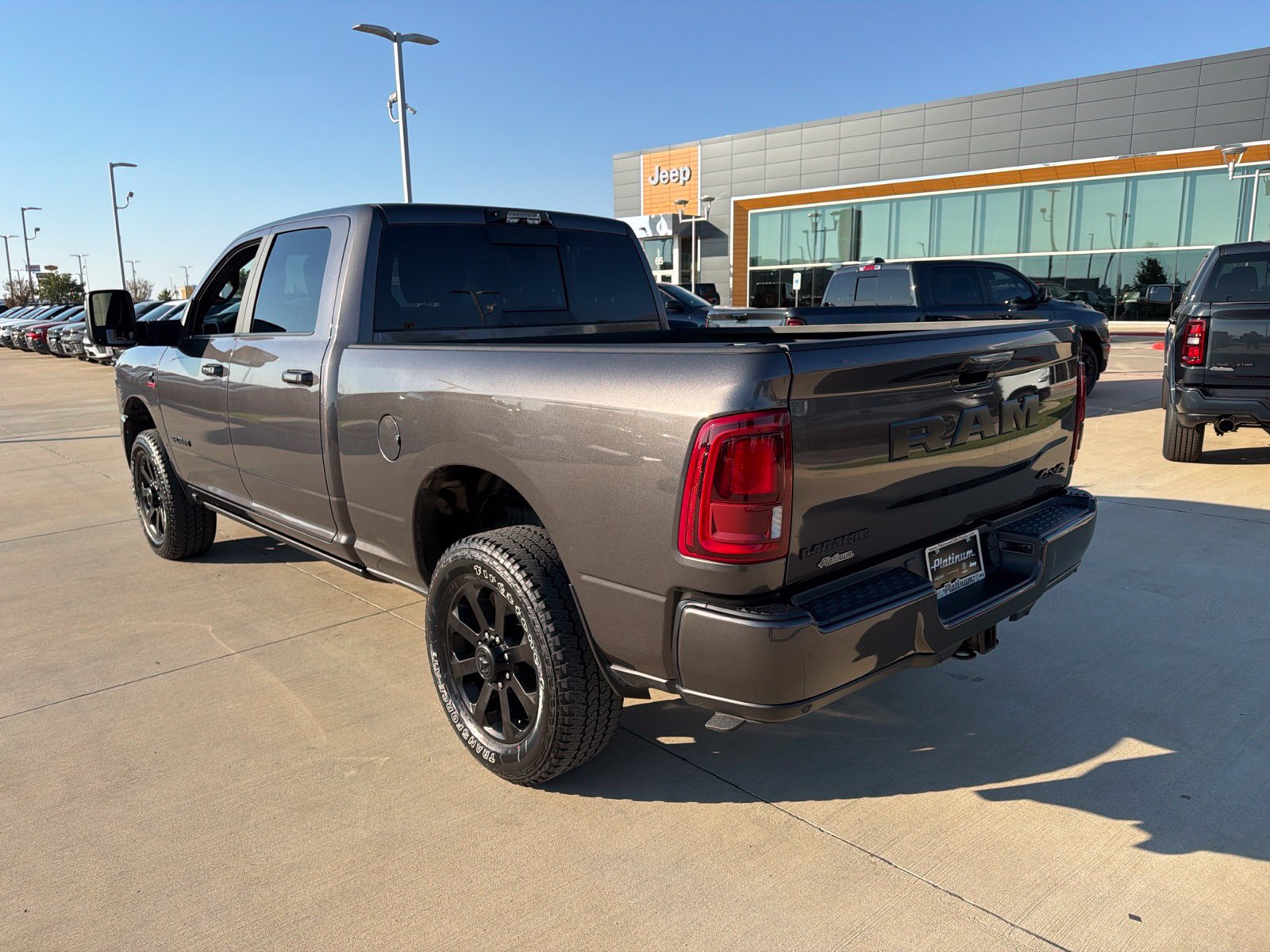 Used 2025 RAM 2500 Laramie AWD/4WD image 3