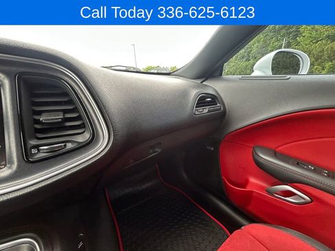 Used 2016 Dodge Challenger R/T Scat Pack w/ Leather Interior Group RWD image 25