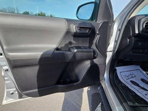 Used 2023 Toyota Tacoma 2WD Access Cab image 15