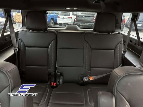 Used 2022 GMC Yukon XL Denali image 12