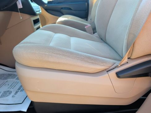 Used 2016 Dodge Grand Caravan American Value Package FWD image 9
