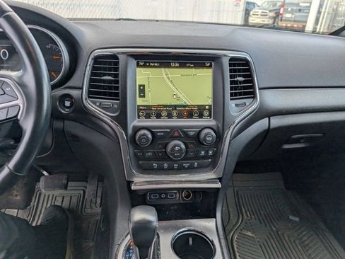 Used 2018 Jeep Grand Cherokee Laredo image 4